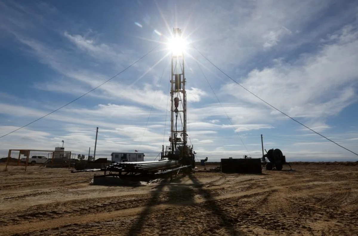 Oil falls as progress in US-Iran talks cools supply concerns