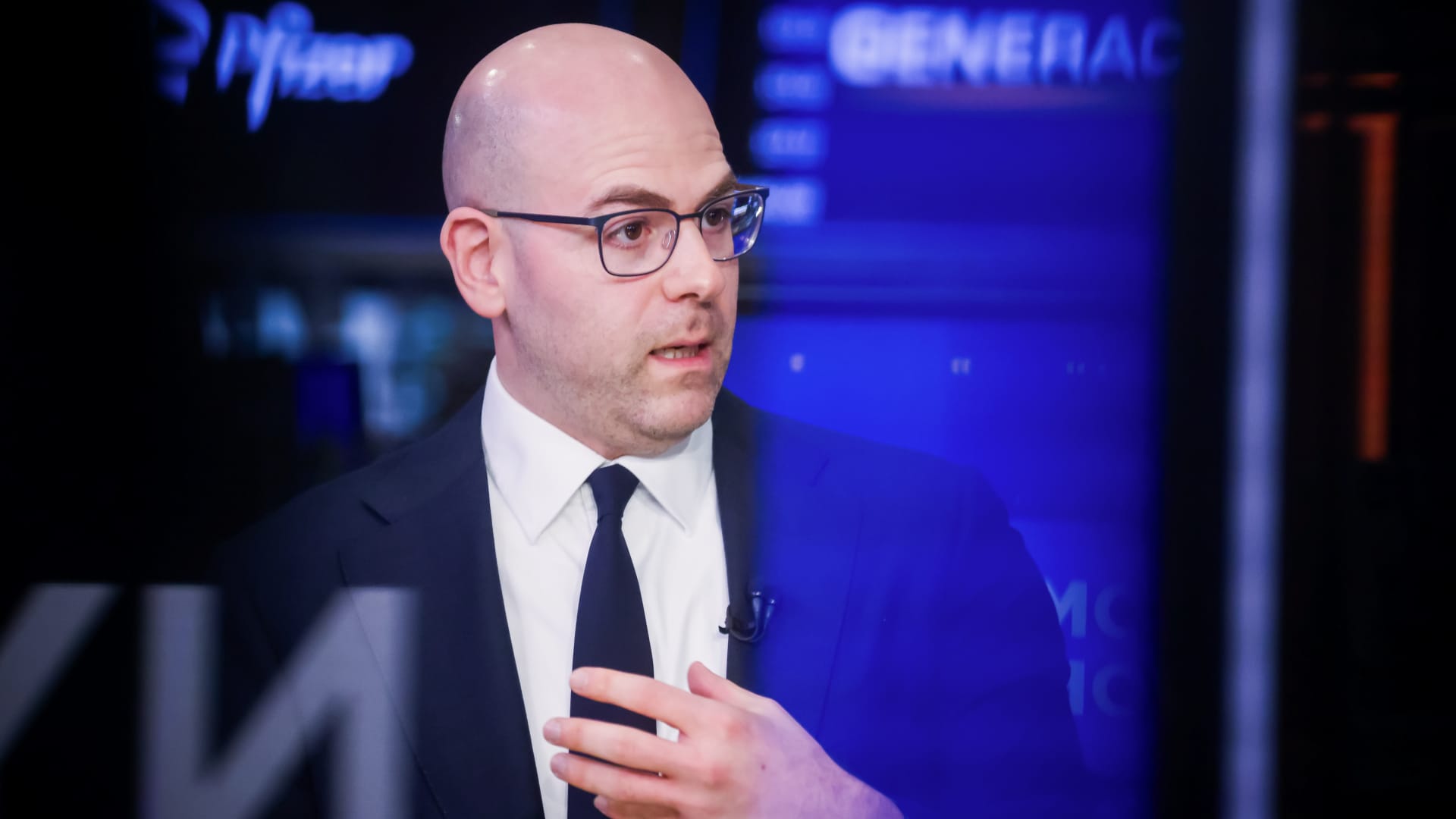 Fed Governor Miran submits resignation, throws support behind Warsh as new chair - CNBC