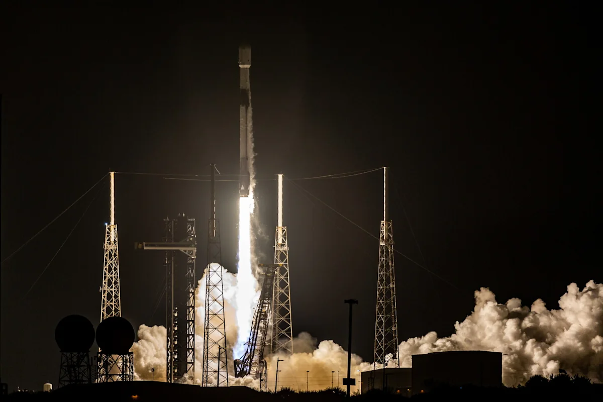 SpaceX stock dips in after-hours trading, despite revenue beating Wall Street expectations