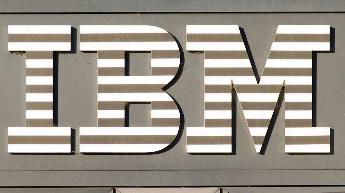 IBM stock plummets more than 25% on Q2 earnings warning - Yahoo Finance
