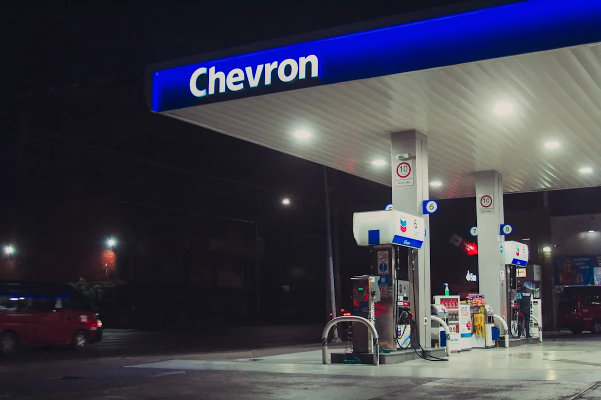 HSBC Downgrades Chevron (CVX), JPMorgan Stays Positive