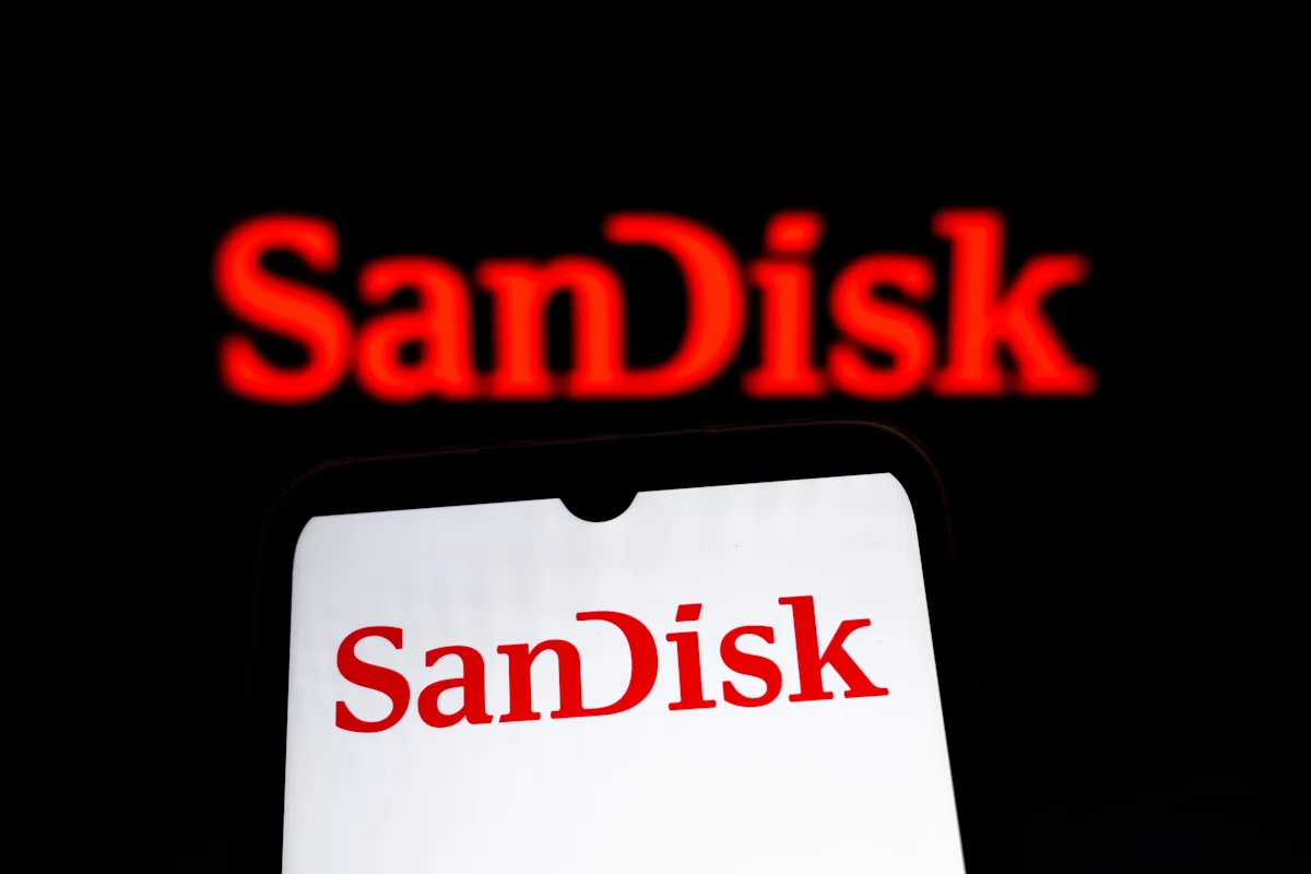 SanDisk stock sinks as revenue forecast falls short of expectations - Yahoo Finance