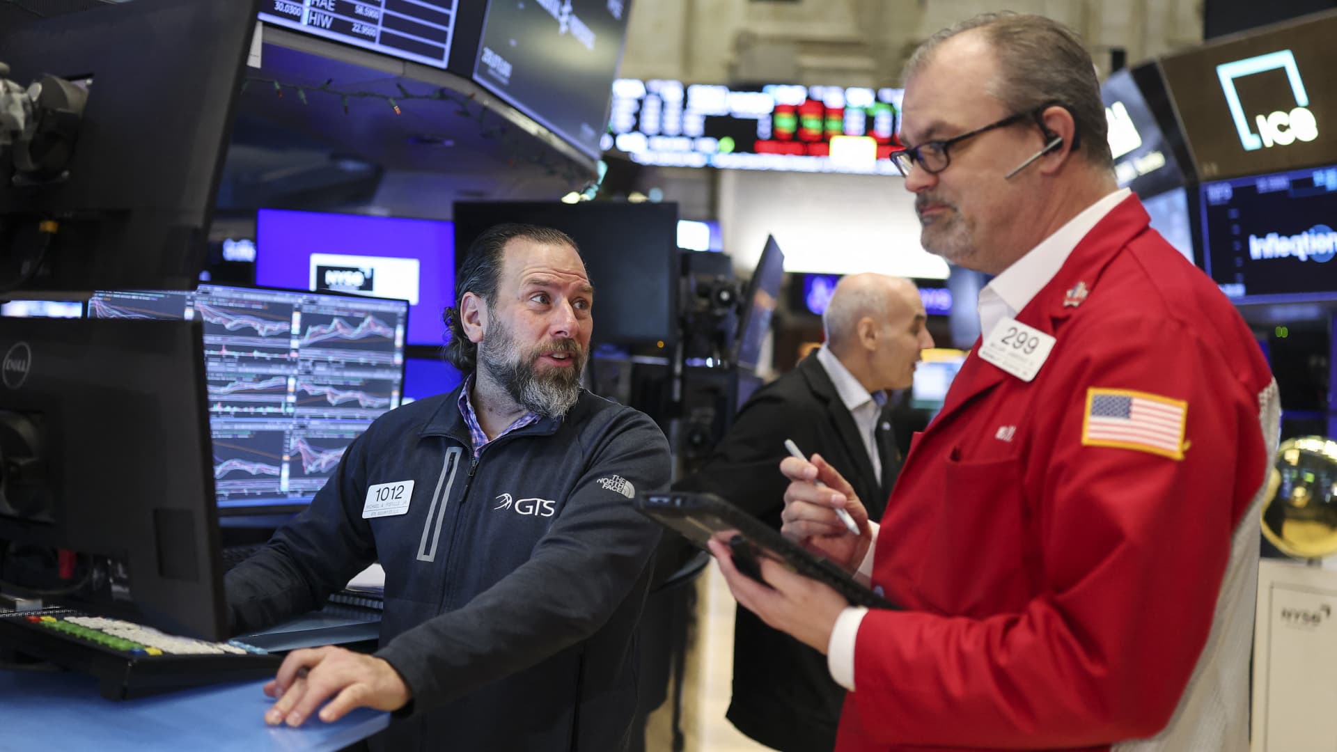 Stocks slide as traders assess Walmart earnings, potential Iran conflict: Live updates - CNBC