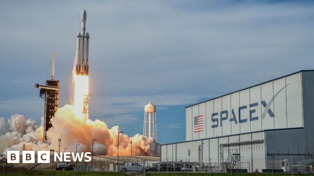 Musk's SpaceX to build $100bn launch facility in Louisiana - BBC