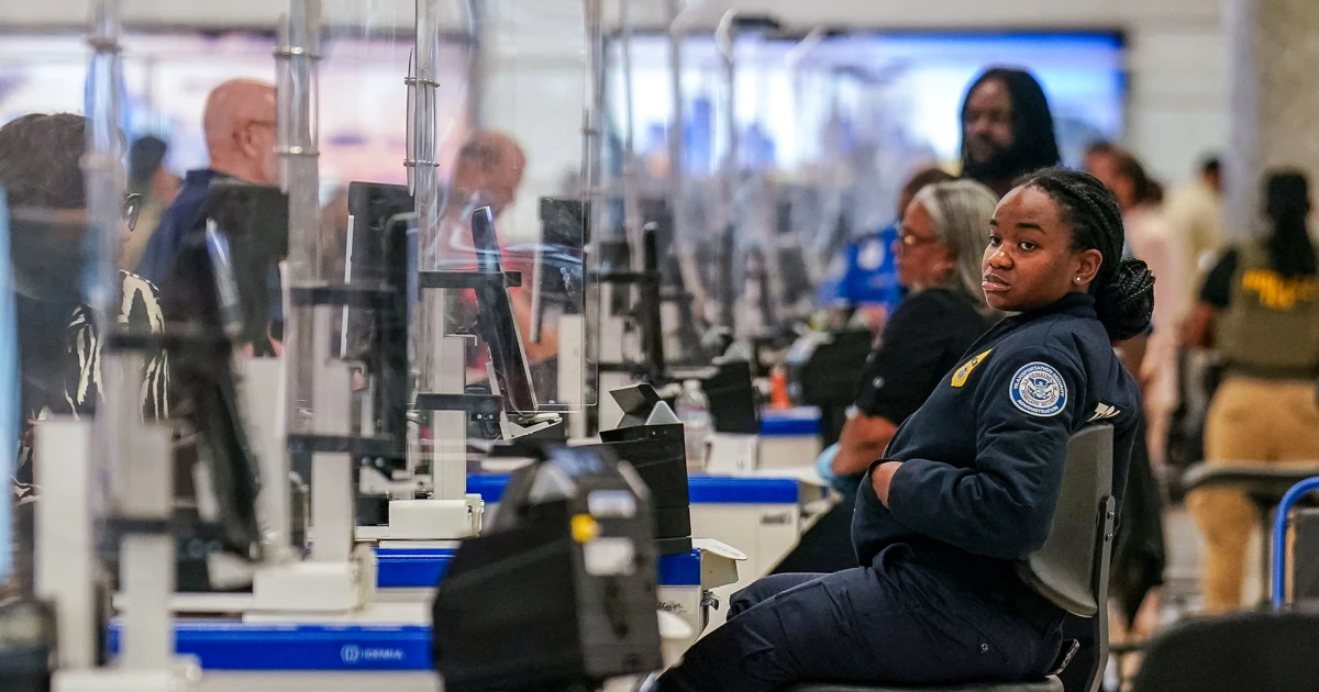 When will TSA lines go back to normal? Travelers may face delays for days or weeks