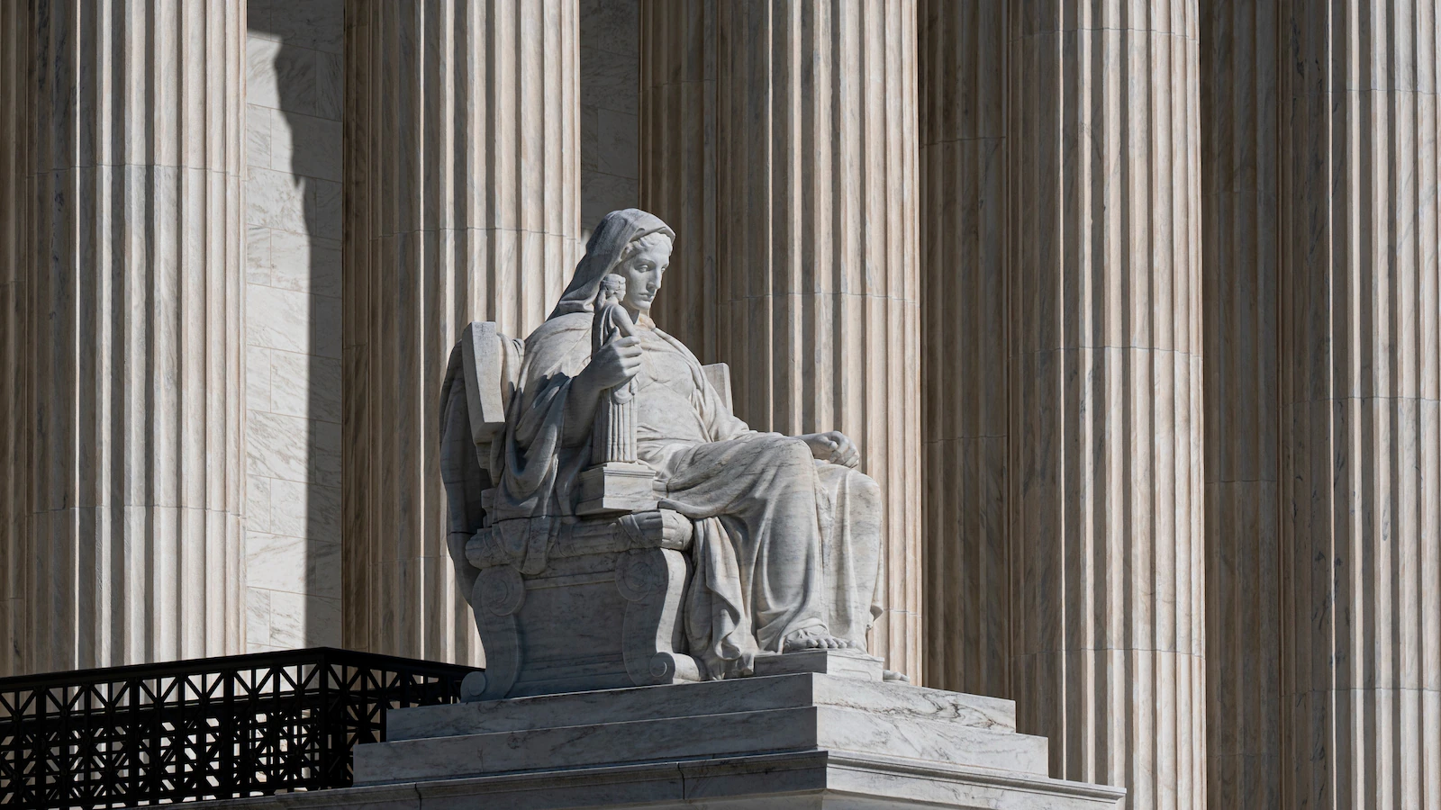 Supreme Court sides with Trump administration on federal regulation of telecom companies - ABC News - Breaking News, Latest News and Videos
