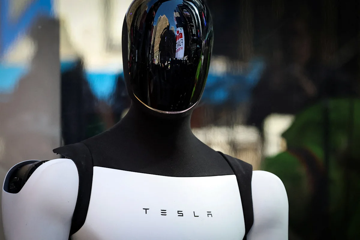 Tesla stock slides after profit miss; full-year capex spend of $25 billion confirmed - Yahoo Finance