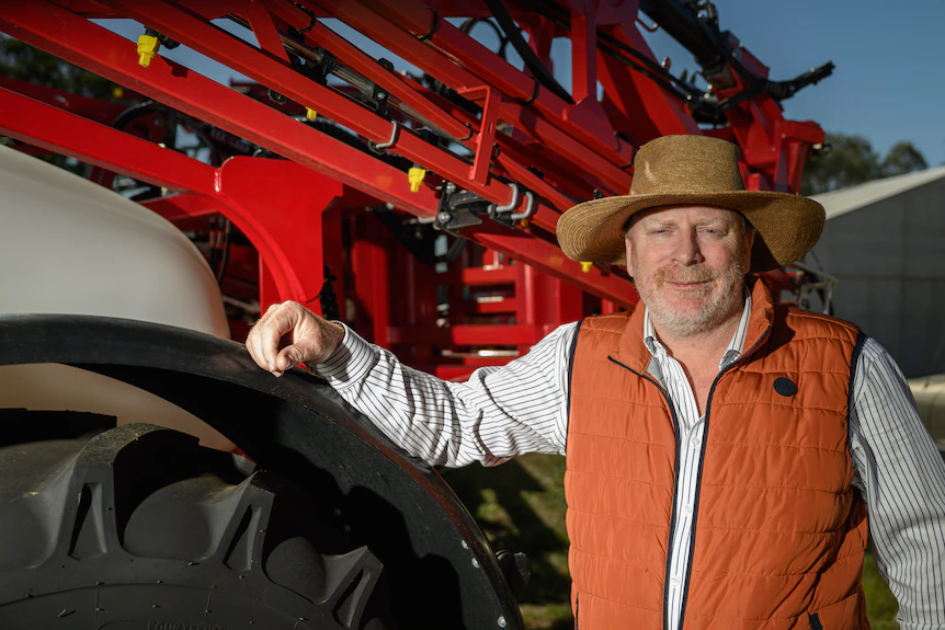 ABARES report predicts broadacre farm profits will drop by 70 per cent