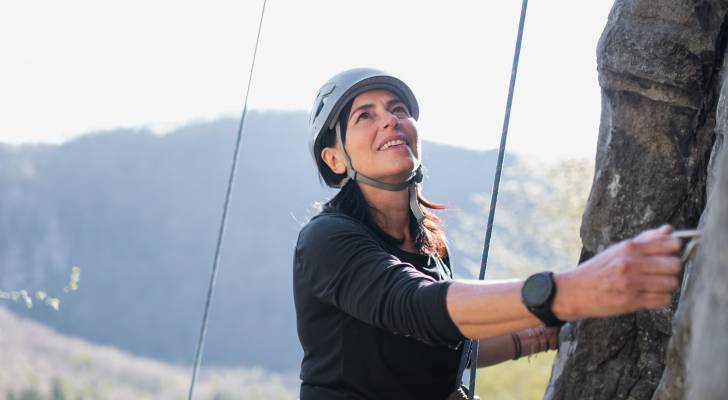 Here are 4 surprising signs you’re no longer middle class in America. Have you managed to climb your way up yet?