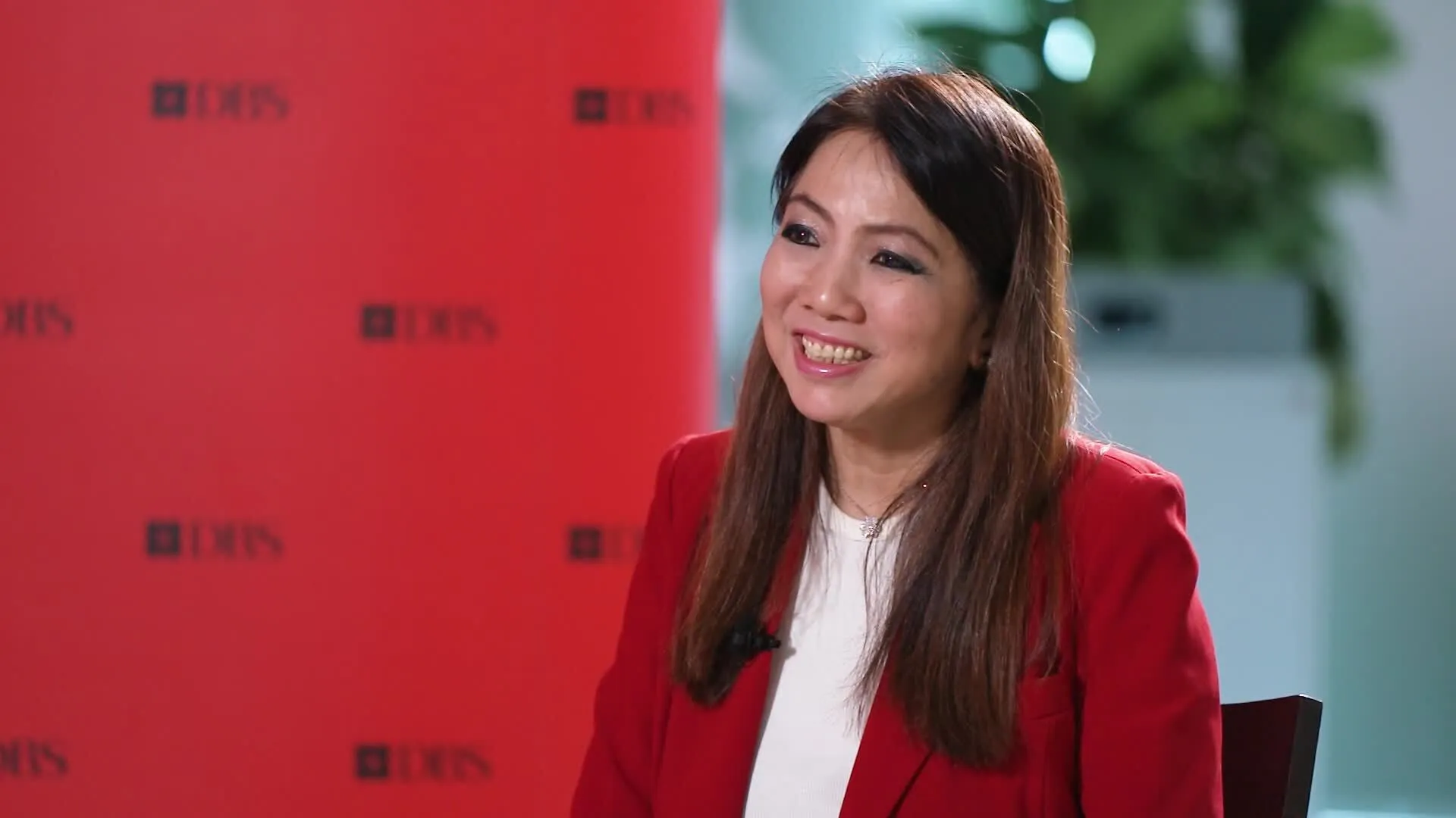 Singapore's DBS CEO Sees AI Costs Falling in ‘Token Paradox’