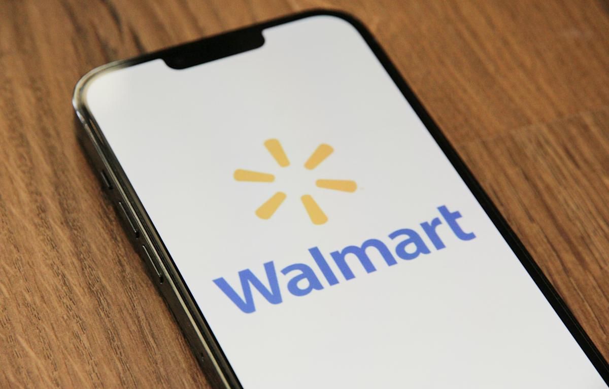 Jim Cramer Sees Pullback in Walmart As a “Rare Buying Opportunity”