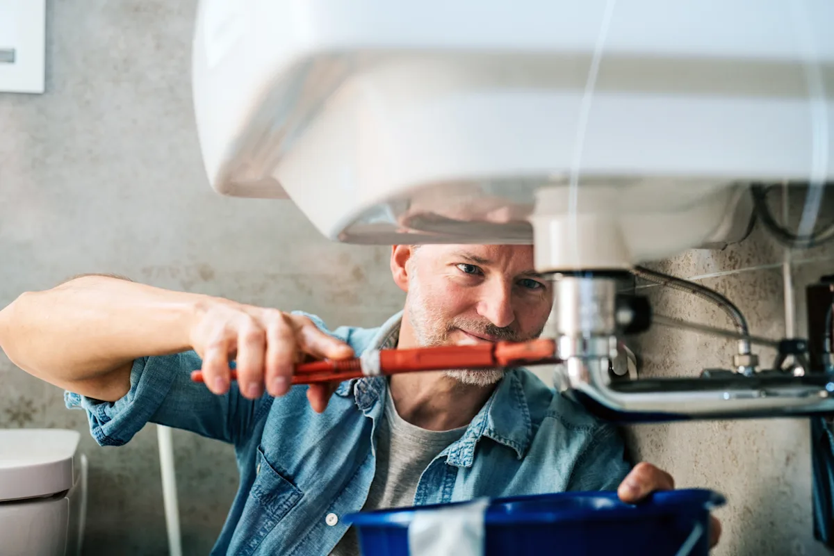 Does homeowners insurance cover plumbing?