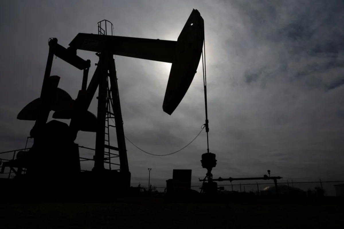 Oil falls more than 3% on weaker global demand outlook and US crude buildup