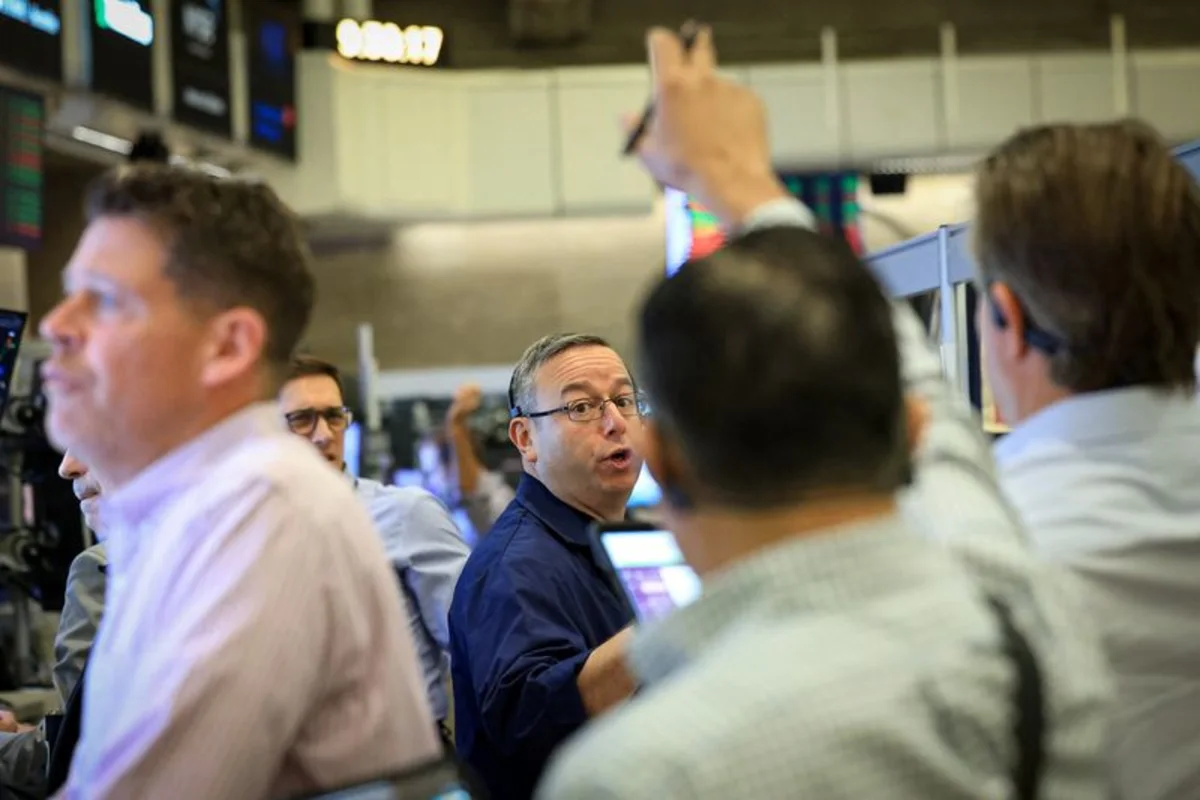 S&P 500 edges higher as investors await Big Tech earnings
