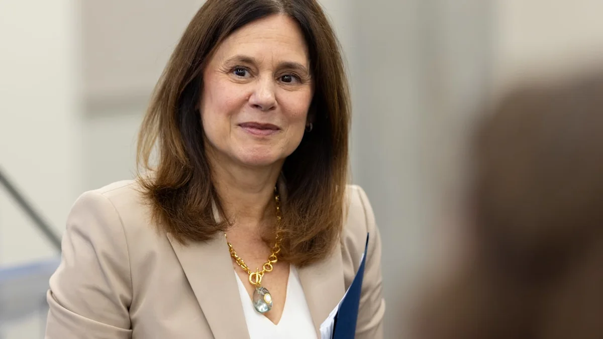 Dallas Fed's Lorie Logan calls for higher interest rates