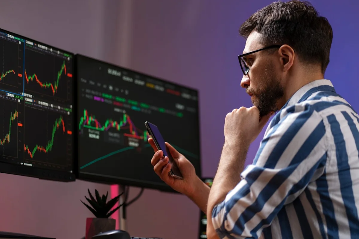 Buy, Hold, or Sell: Arm Holdings Shed 25% to Clear the Air as the Warsh Fed Digs In. Is It a Buy at $342?