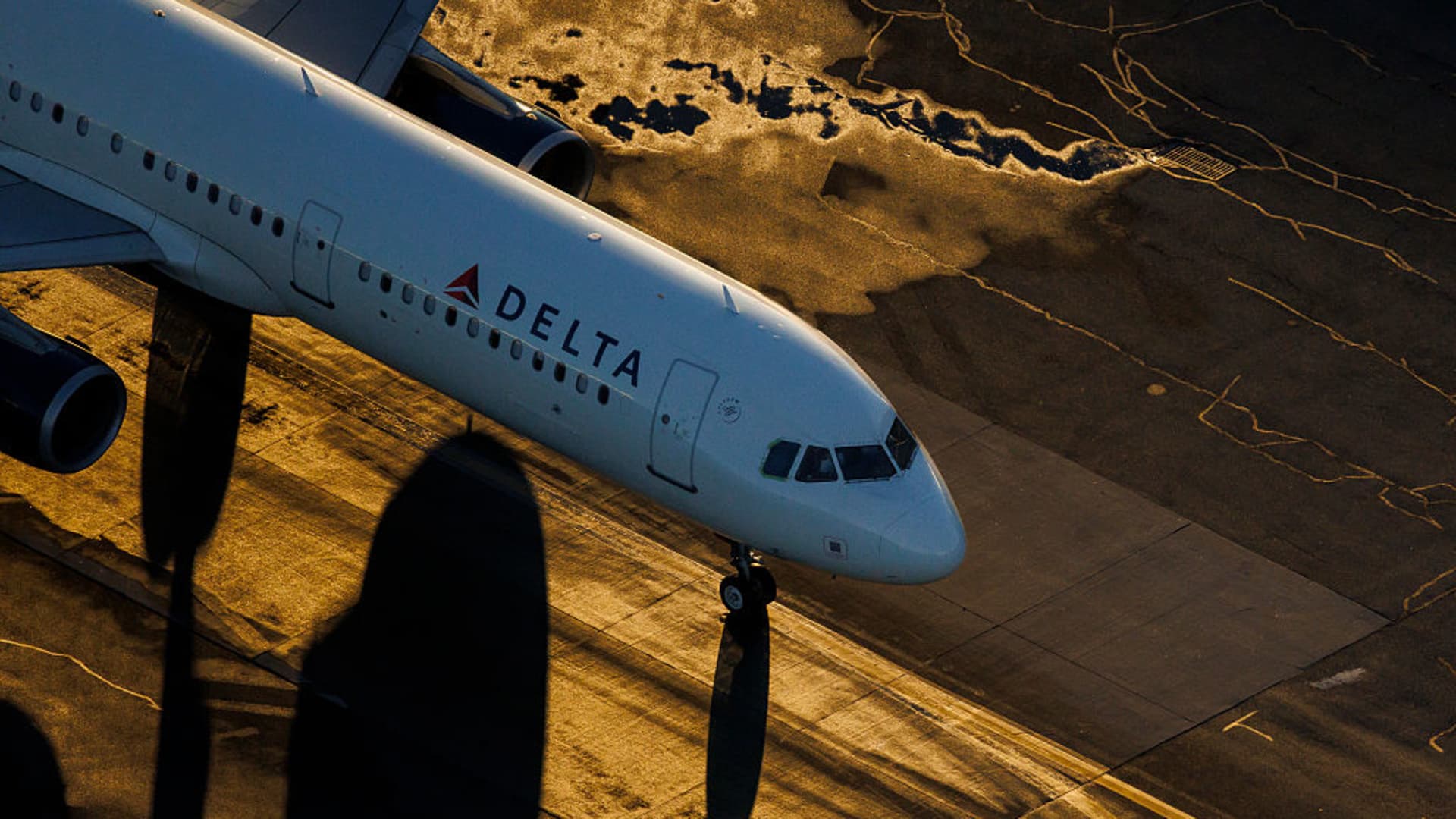 Delta launches 'basic business' fares without lounge access, seat selection - CNBC