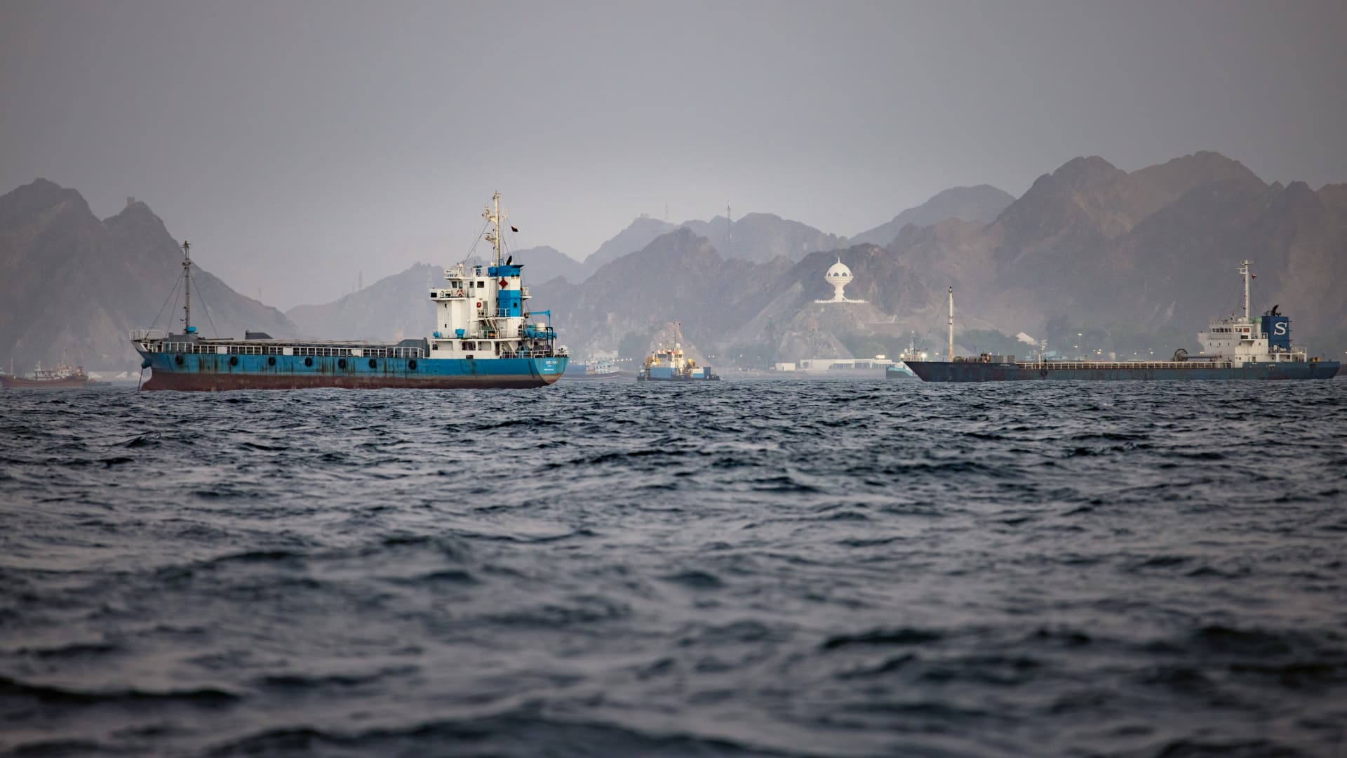 Oil slides nearly 2% as markets look past fresh Iran tensions and focus on supply outlook