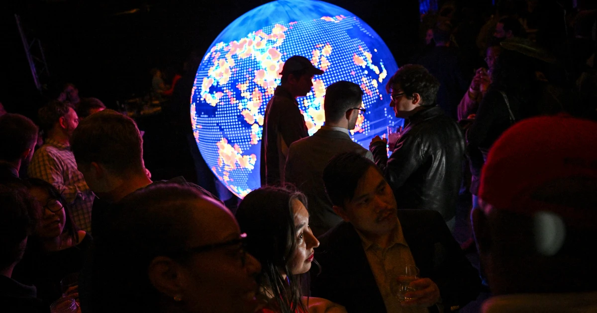 Concerns about insider trading on the Iran war are growing. Can anyone police the bets?