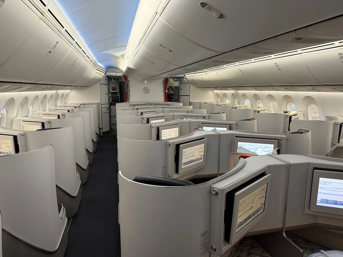 Review: Air France Business Class Boeing 787 (YUL-CDG) - One Mile at a Time