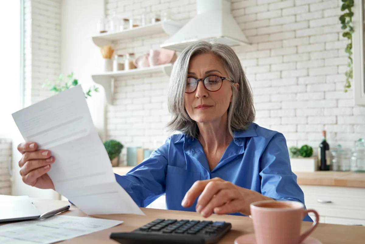 I'm 55 With $900,000 in an IRA. Should I Convert $100,000 Annually to a Roth to Reduce RMDs?