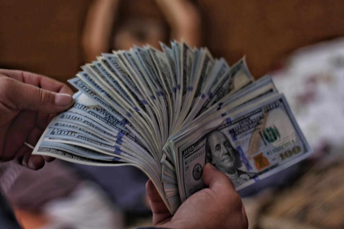 The Gap (GAP) – Among the Top 10 High Dividend Stocks to Invest In According to Analysts